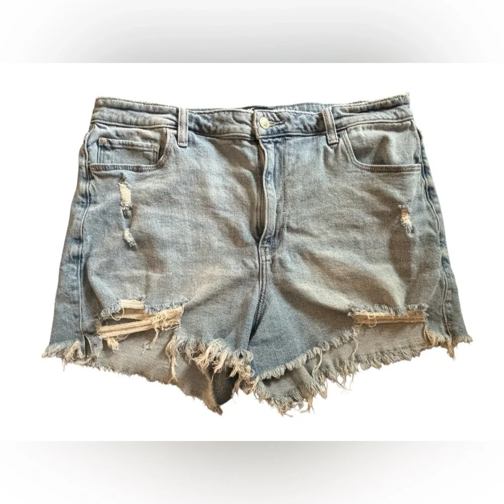 Hollister Distressed Ultra High-Rise MOM Shorts 33”Med Wash Fringe Hem 3” Hem